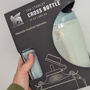 The Stanley Cross Bottle 23 OZ travel water bottle sports gift color mist new